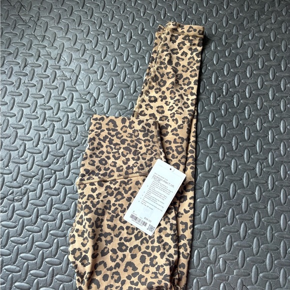 🐆Lululemon Align HR Pant 28’ NWT - Picture 3 of 6